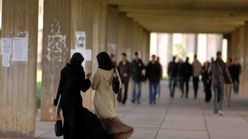 حاملو‮ ‬شهادة‮ ‬الدراسات‮ ‬الجامعية‮ ‬التطبيقية‮ ‬يرفضون‮ ‬تسييس‮ ‬قضيتهم