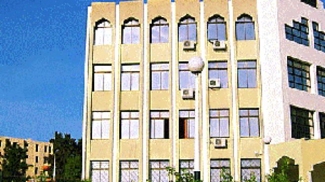 طلبة جامعيون يرفضون الدراسة بالعربية ويطالبون بالفرنسية