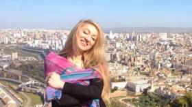 أستعد لإطلاق ألبوم “بنت الصحراء” والتمثيل في فيلم سينمائي