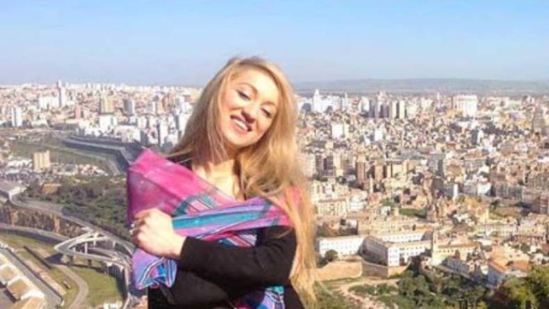 أستعد لإطلاق ألبوم “بنت الصحراء” والتمثيل في فيلم سينمائي