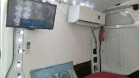 مواطنون يحولون مركباتهم إلى بيوت متنقلة