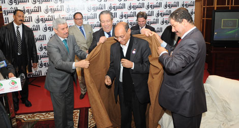 Honoré par Echorouk, Moncef Marzouki en larmes