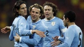 الأوروغواي آخر منتخب يتأهّل إلى مونديال 2014
