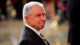 وزير العدل الأمريكي يستقيل