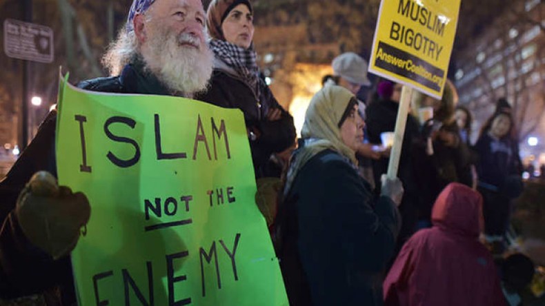 “رائدة” مسلمة تشكو”تمييزا دينيا” خلال رحلة طيران