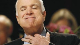 ماكين يقتل الإيرانيين بالسجائر الأمريكية!