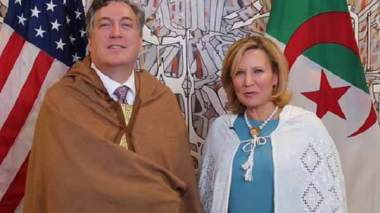 Desrocher et sa femme souhaitent un bon “Yennayer” aux Algériens