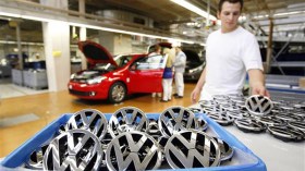 بعث المفاوضات بخصوص مصنعي “فولكسفاغن” و”مرسيدس” الجزائر