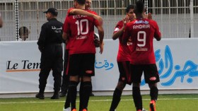 حداد‮ ‬يجتمع باللاعبين ويشترط المركز الثاني