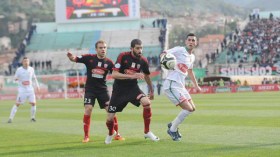 فيلود يثمّن الفوزعلى العميد وعلاوة بـ20 مليون سنتيم للاعبين