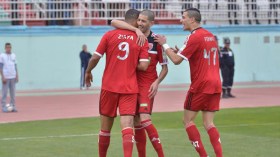 إرنست نسومبو مؤهل في اتحاد الجزائر