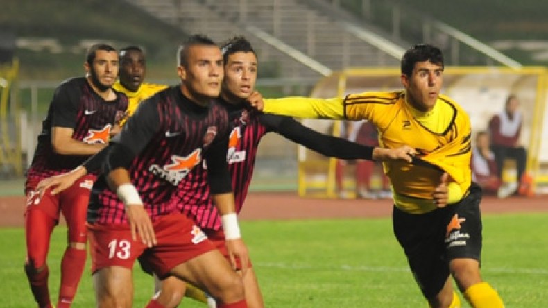 أربع مباريات مثيرة و داربي الرائد واتحاد الجزائر في الواجهة