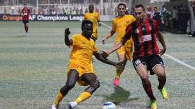 لاعبو المريخ يقودون “ثورة” على غارزيتو بالجزائر