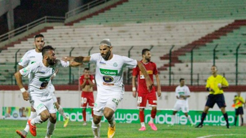 الإدارة تفسخ عقدا سيلا وبن عيادة