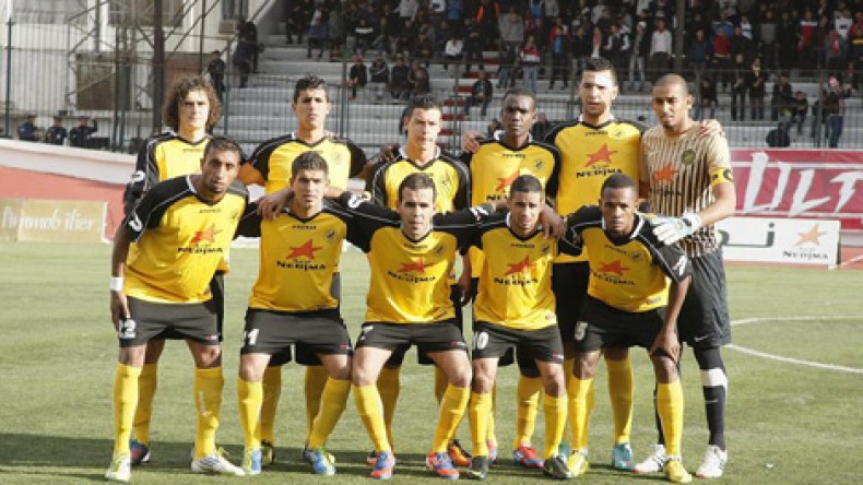 شارف يضبط التشكيلة الأساسية “للصفراء”