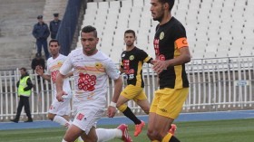 نيصاص يطالب شارف بتفسيرات وتغييرات في التشكيلة الأساسية