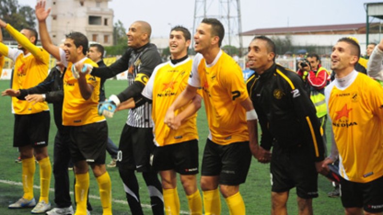 العايب يمنح اللاعبين صكوك ضمان والمقاطعون يعودون