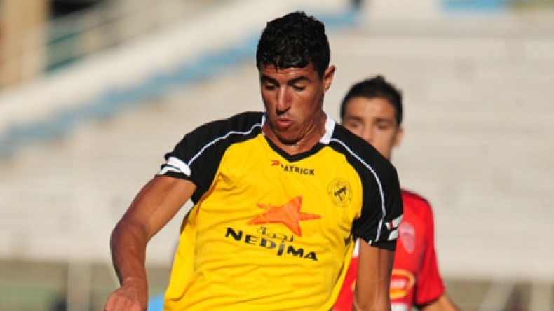 عبيد مرشح لتعويض بونجاح أمام اتحاد الجزائر