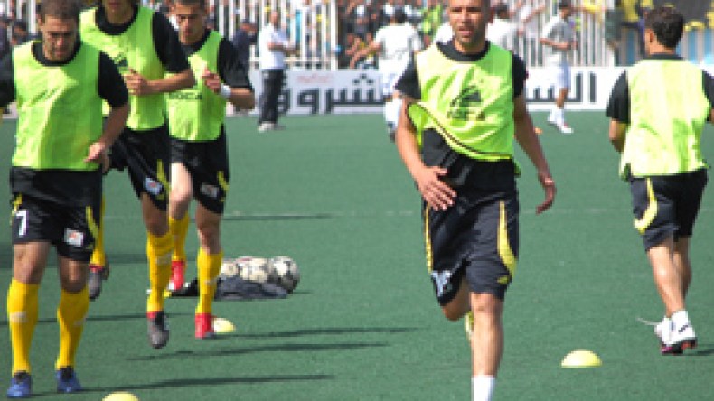 بونجاح‮ ‬ينجح‮ ‬في‮ ‬الاختبارات‮ ‬وسيوقع‮ ‬الأسبوع‮ ‬القادم