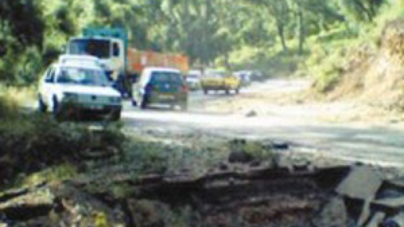 5 قتلى من الحرس البلدي و4 جرحى في انفجار قنبلة بعين الدفلى