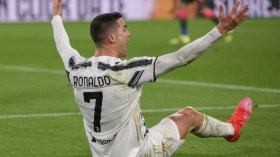 انتقمنا من لصوص إيطاليا والخنزير رونالدو!