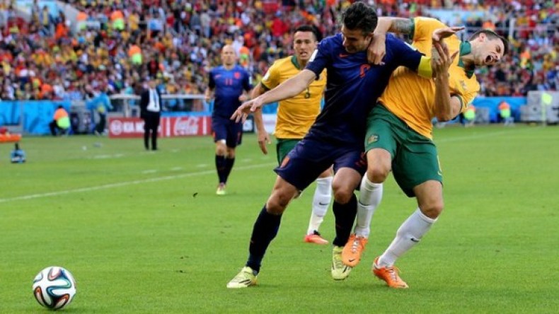 هولندا تضع قدما في ثمن نهائي المونديال