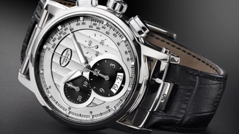 مسؤولون كرويون مُنِحت لهم ساعات سويسرية فاخرة بـ 20 ألف أورو