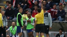 براهيمي يُطرد من دكّة البدلاء!