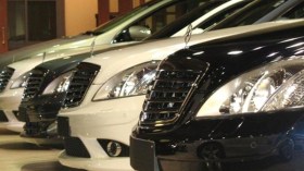 شبكة تهرب السيارات الفارهة من أوربا لبيعها في‮ ‬الجزائر بوثائق مزورة