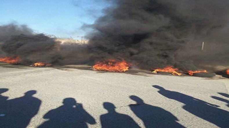 سكان قرية واد البارد بالبويرة يغلقون الطريق