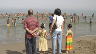 Privés de vacances, une saison estivale « noire » pour les enseignants