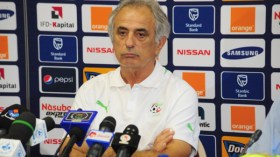 تأخر اتفاق الفاف مع خاليلوزيتش لتمديد عقده يثير المخاوف