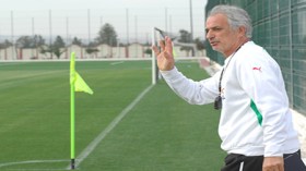 Les joueurs se plaignent d'Halilhodzic auprès de Raouraoua