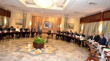 Les entretiens Sellal-Valls élargis aux délégations des deux pays