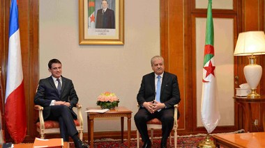 La valse de Valls: il n’a pas gagné les Algériens et les Français insatisfaits