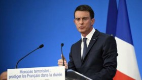 رئيس وزراء فرنسا: اللاجئون تهديد للاتحاد الأوروبي