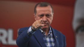 الرئيس التركي أردوغان يُندّد بِالعنصرية في ملعب باريس