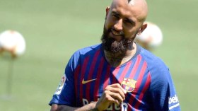 فيدال غير سعيد بوضعه مع برشلونة