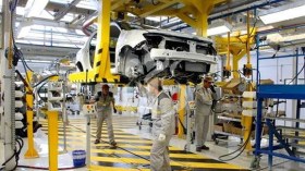 Véhicules en CKD-SKD: Tebboune instruit le Gouvernement d’assainir la situation en urgence