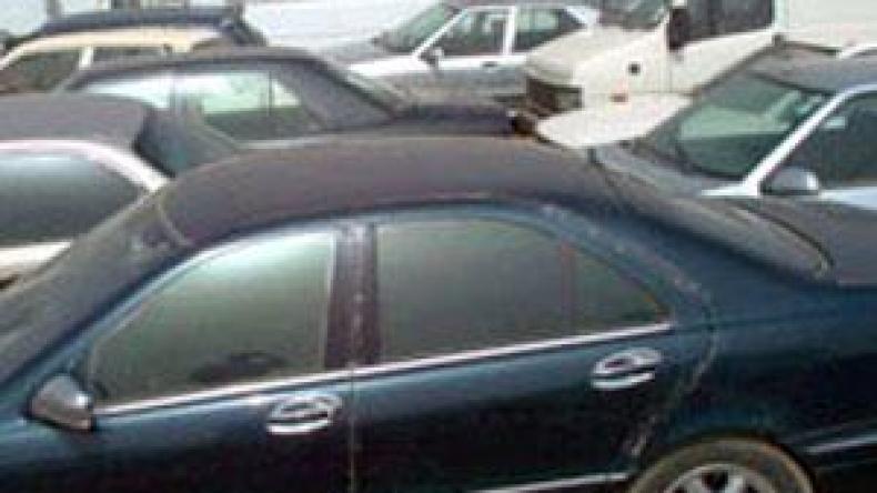 الإطاحة بشبكة دولية لتزوير الملفات القاعدية للسيارات المسروقة