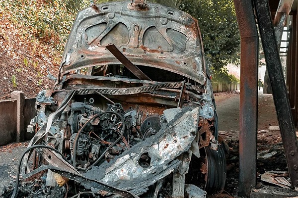 Paris: Un Algérien dénonce «un attentat raciste» après l’explosion de sa voiture