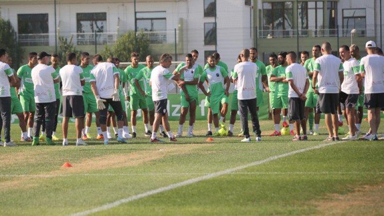 مجاني ينضم إلى تربص “الخضر” وغوركوف يؤجل اجتماعه بالطاقم الفني