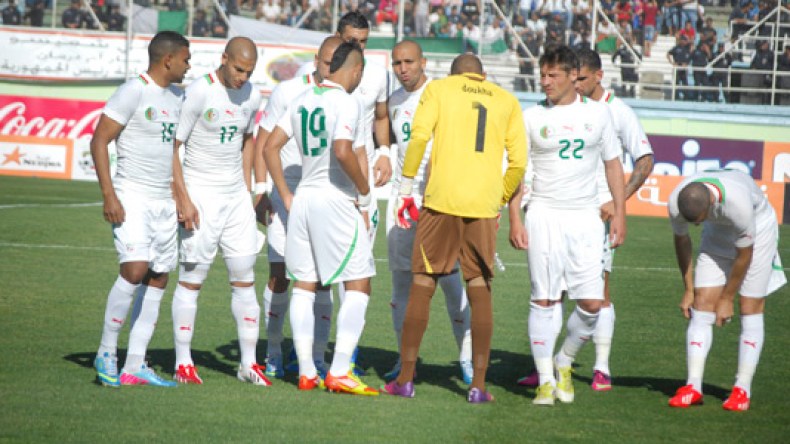 خاليلوزيتش يبعد 6 لاعبين ..وأرضية ملعب شارل ديغول تثير مخاوفه