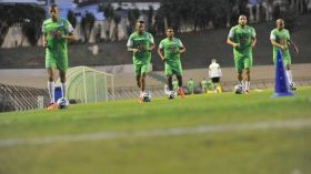 المحلل كيم جيل: اللاعبون الجزائريون يمتازون بالسرعة الفائقة والفرديات العالية