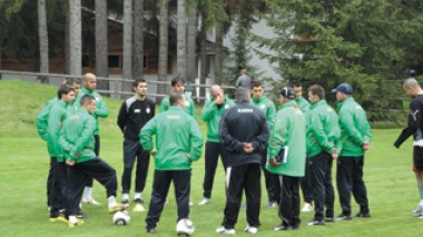 Algerian players start their preparations amid freezing temperatures in Switzerland