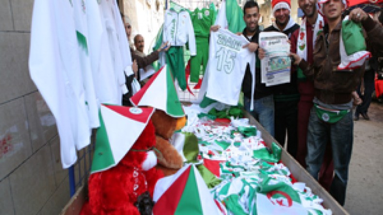 الجزائر بالأبيض والأخضر والأحمر