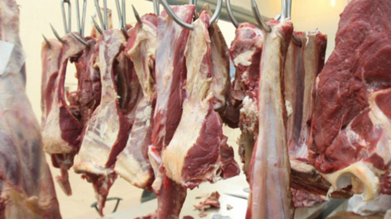 توقيف جزار حوّل مسكنه إلى مذبح سري بسوق أهراس