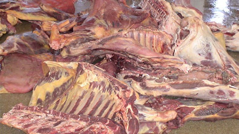 موظفون متهمون بالتستر على فضيحة ترويج لحوم فاسدة