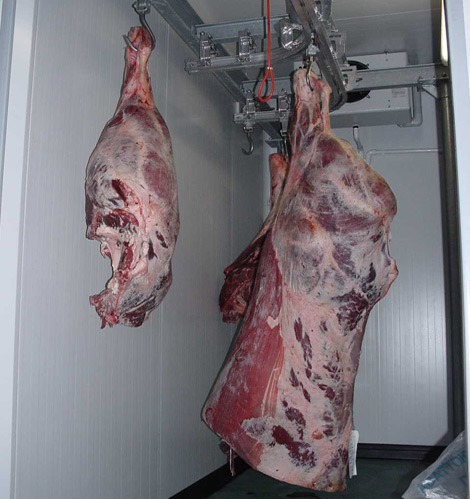 Agriculture Minister Abdelwahab Nouri to Echorouk: ” Three regional companies to provide meat and fight speculators”