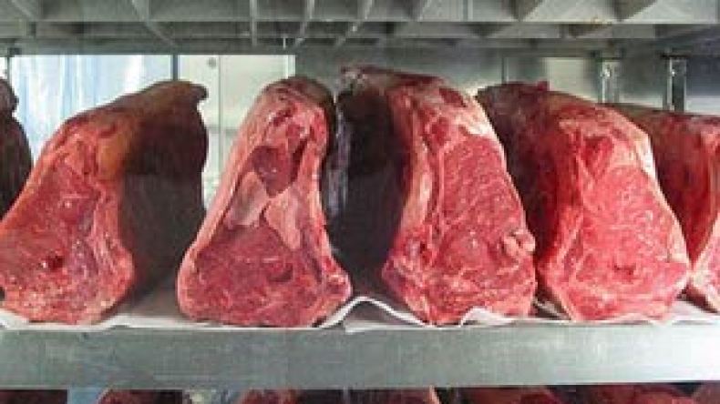 اللحوم‭ ‬بـ‭ ‬450‭ ‬دينار‭ ‬عبر‭ ‬49‭ ‬نقطة‭ ‬خلال‭ ‬رمضان